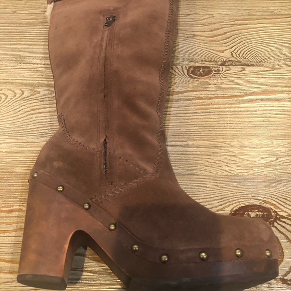 UGG "Lilian" Sheepskin boot - Picture 7 of 8